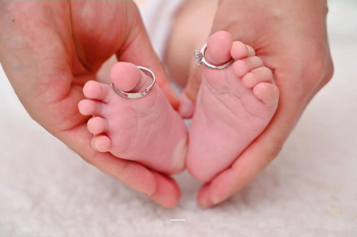 金坛宝宝睡觉频繁惊吓举手