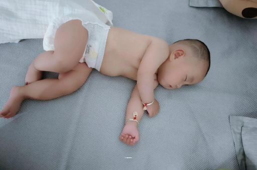 金坛宝宝积食发烧怎么处理